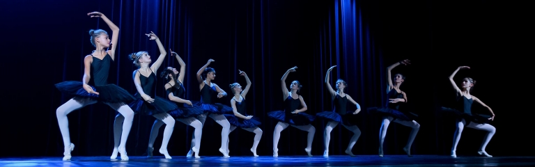 Ballett und Modern Dance Formationen ausFreiburg